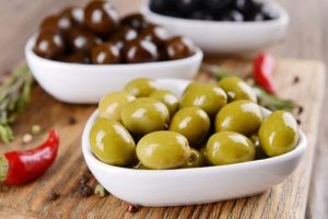 olives-8477350