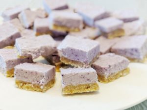 blueberry-cheesecake-squares-on-plate-7331256