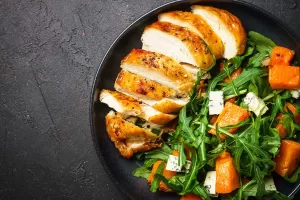 chicken-salad-with-pumpkin-and-arugula